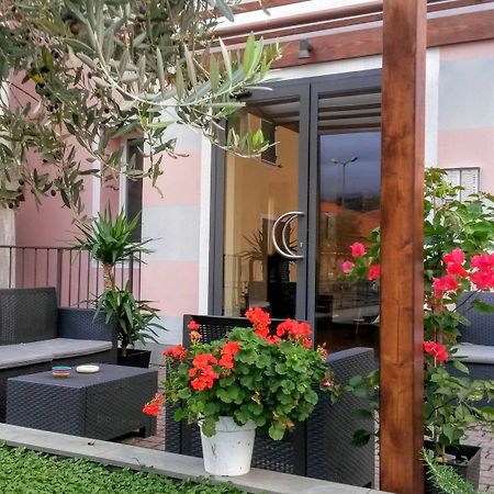 Al Borgo Aparthotel Sarzana Exteriör bild