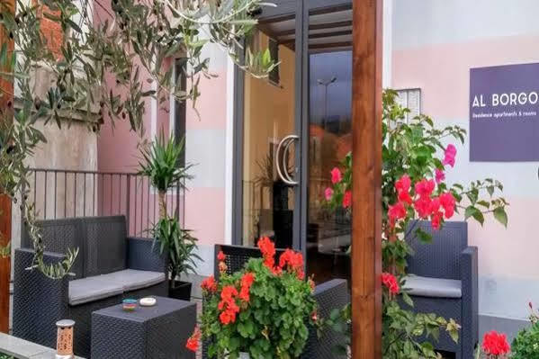 Al Borgo Aparthotel Sarzana Exteriör bild