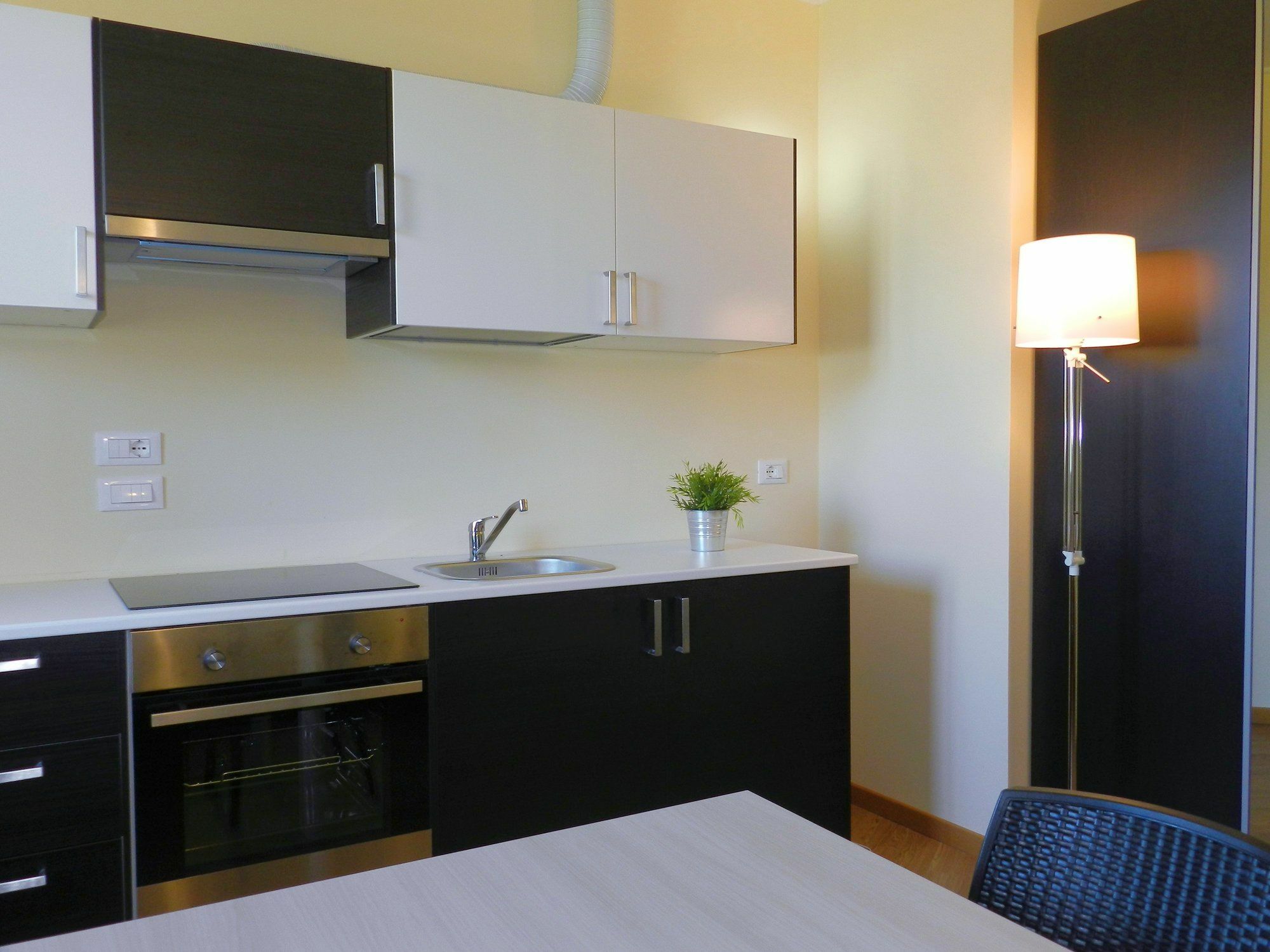 Al Borgo Aparthotel Sarzana Exteriör bild